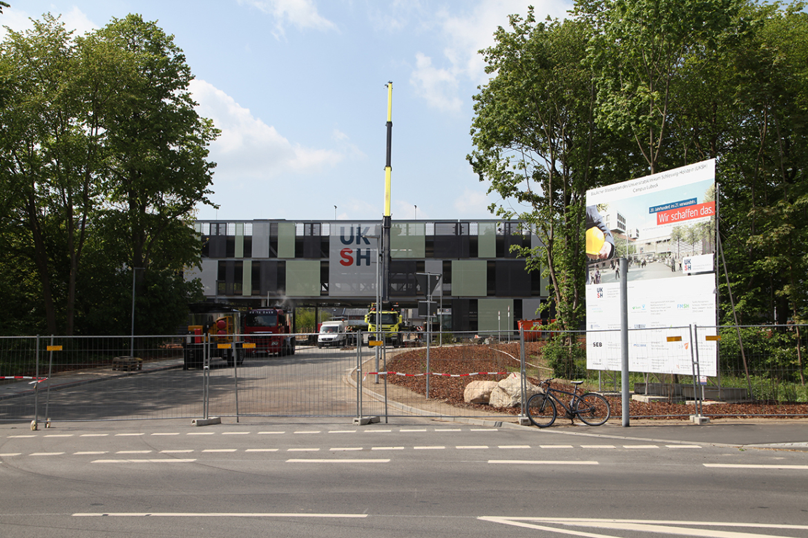 18.05.2016: Das Parkhaus ist das neue Tor in das UKSH, Campus Lübeck.